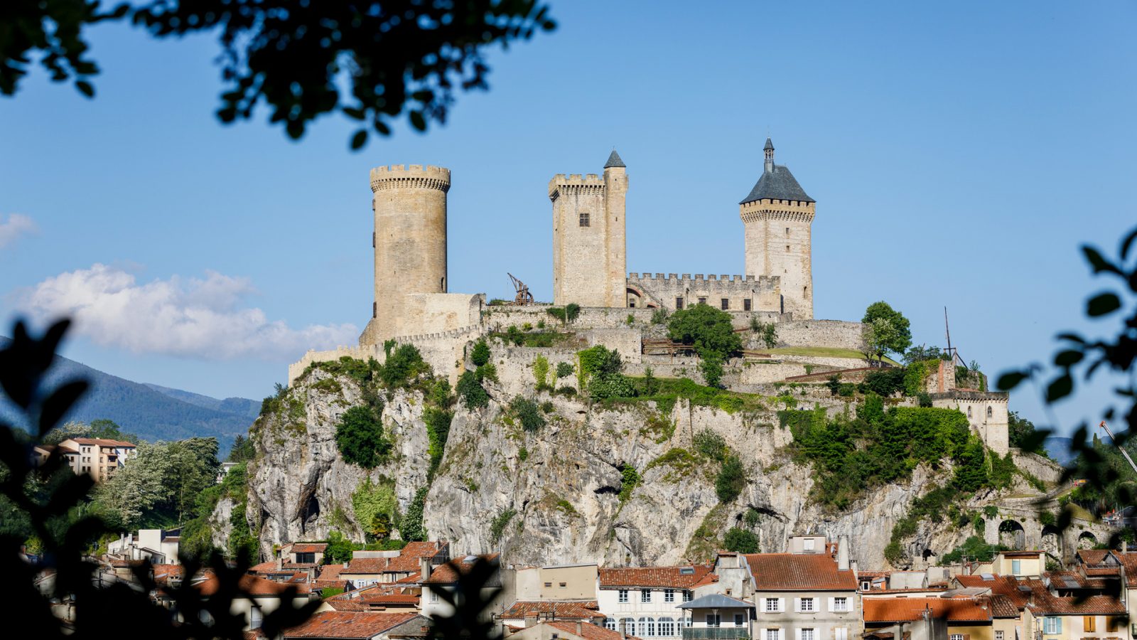 A bit of history: the Château de Foix, the strength preserved - Ariège  tourist sites